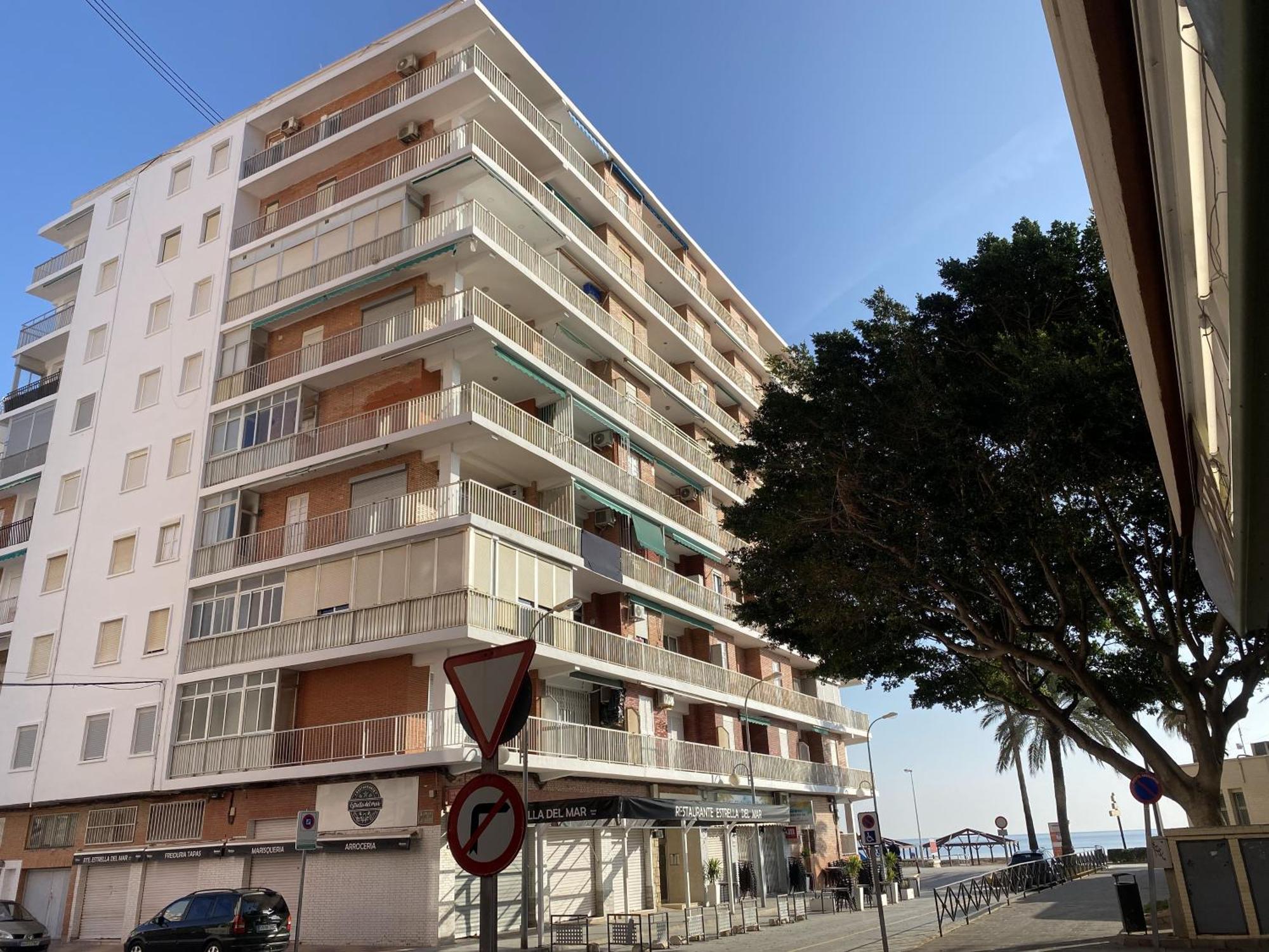 Beachfront And Cozy Apartment Cullera Esterno foto